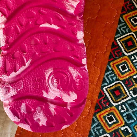 Brand New - Stride Rite Slip On Sandals - Picture 2 of 3